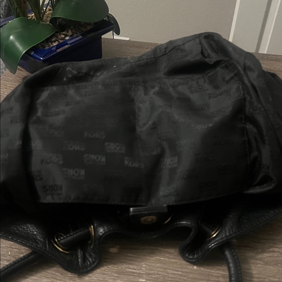 Michael Kors Medium East West Black Leather Tote/Bag GUC retail $398 - Picture 9 of 9